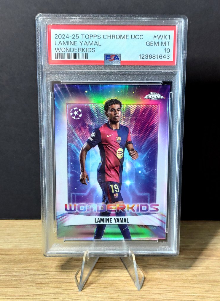 2024/25 Topps Chrome UCC Lamine Yamal Wonderkids - PSA 10 Graded card #1.0