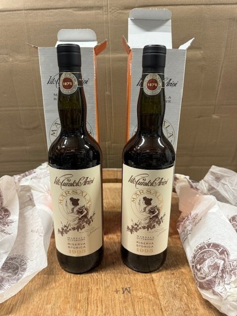 1995 Vito Curatolo Arini, Marsala Superiore Riserva Storica - Marsala Riserva - 2 Flasker (0,75 L) #1.0