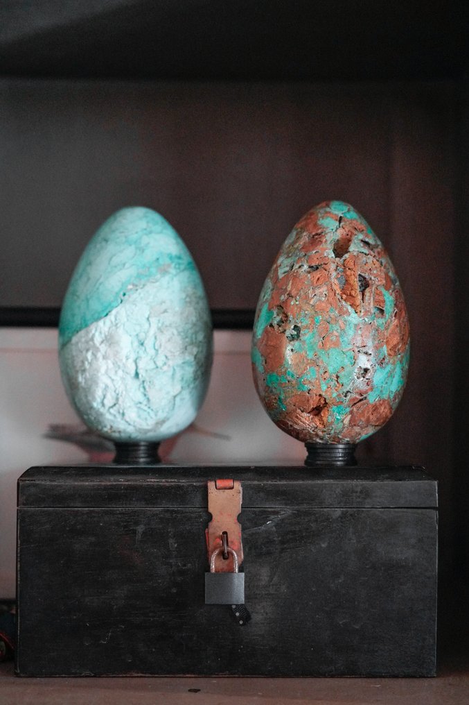 无底价 - 精美的缟玛瑙与水晶石对饰 蛋形与球体放置在定制支架上- 2700 g - (2) #1.0