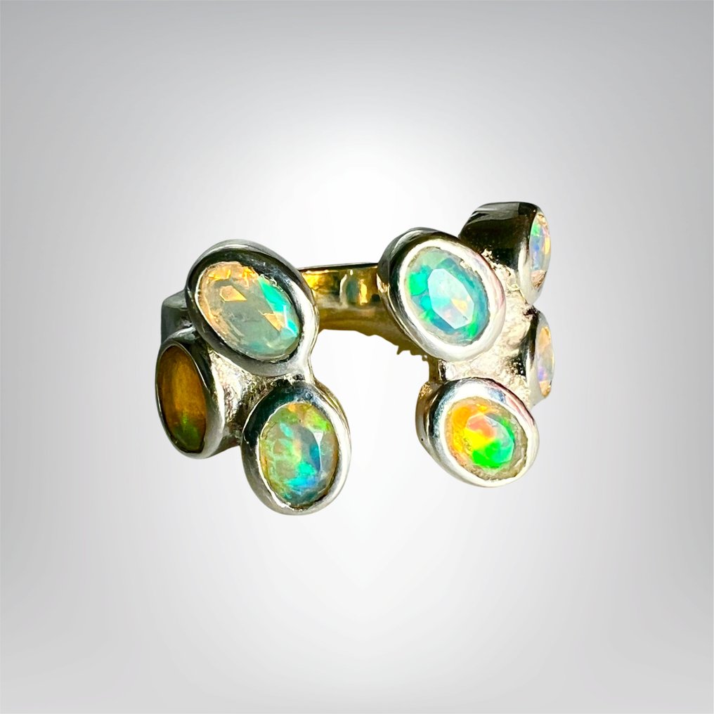 Ekskluzywny pierścionek z 7 naturalnymi opalami - osadzony w srebrze 925 pokrytym rodem. srebro 925- 8 g - (1) #3.2