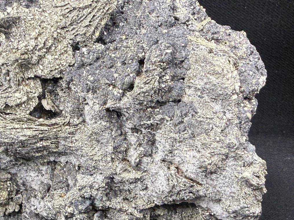 Μαρκάσιτες ποικ. ψευδομορφή μετά την Πυροθίτη πάνω σε Σφαλερίτη. Δείγμα - Ύψος: 16 cm - Πλάτος: 11 cm- 1639 g #4.3