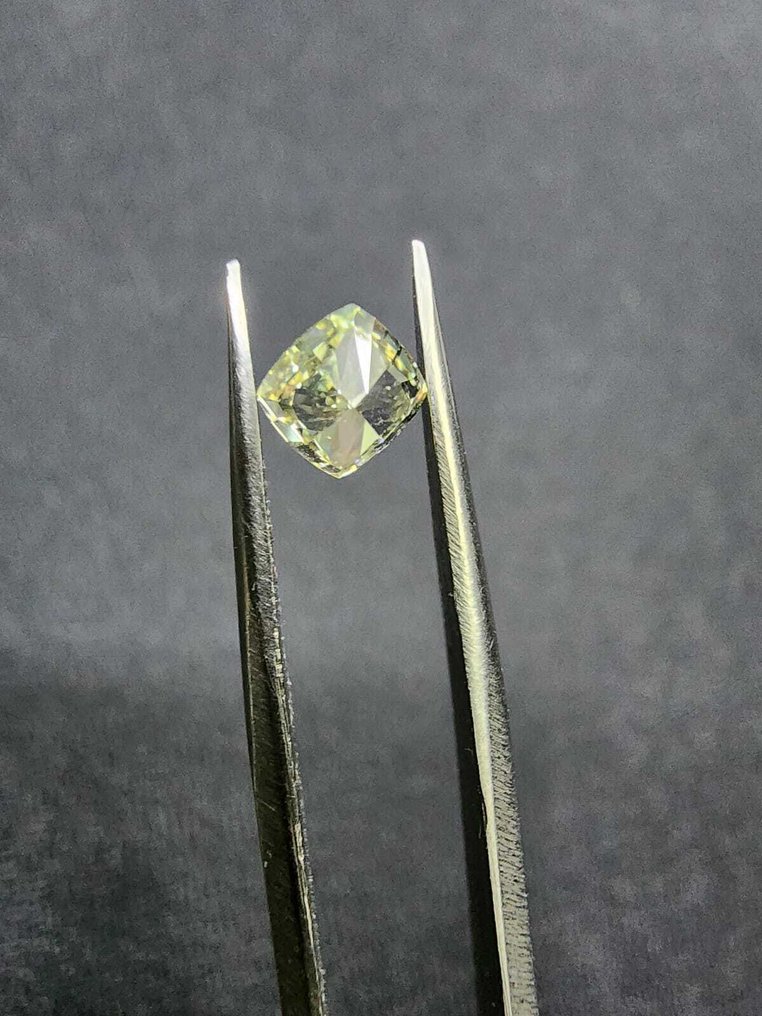 1 pcs Timantti  (Luonnollinen)  - 1.00 ct - Cushion (pyöristetty neliö) - SI1 - Amerikan gemologinen instituutti (GIA) - Y - Z #4.3