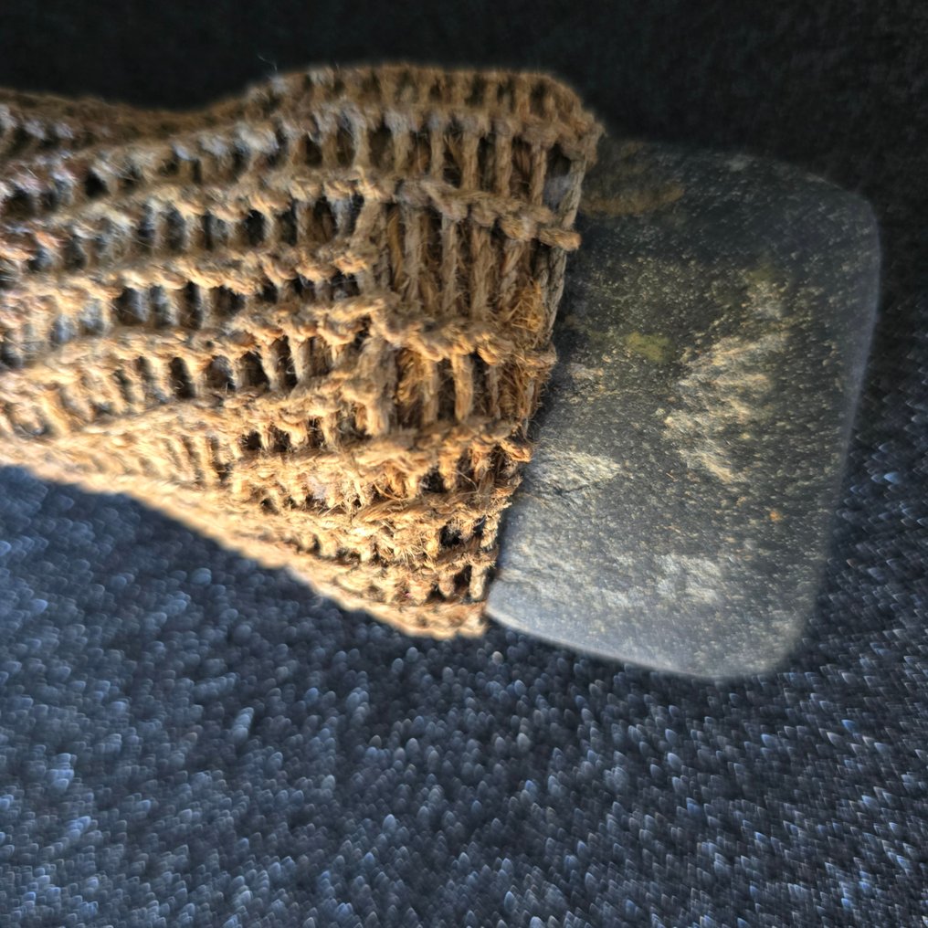 Vingerbijl - Baliem-laakso - Dani - West-Papua  (Ei pohjahintaa) #4.3