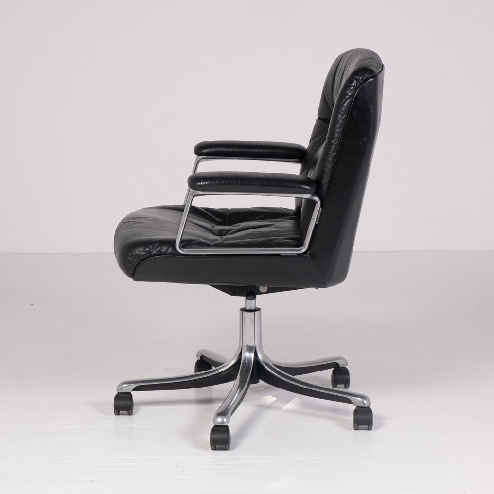 Tecno - Osvaldo Borsani - 椅子 - P126 - 皮革, 铝 #1.0