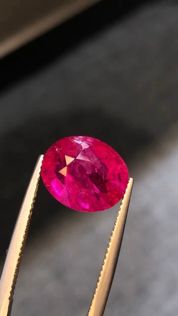 Fără preț de rezervă - 1 pcs  Roz, Roșu Rubin, Safir  - 1.26 ct - Asociația internațională de pietre prețioase colorate (ICA GemLab) - Roz viu Burma Myanmar #3.2