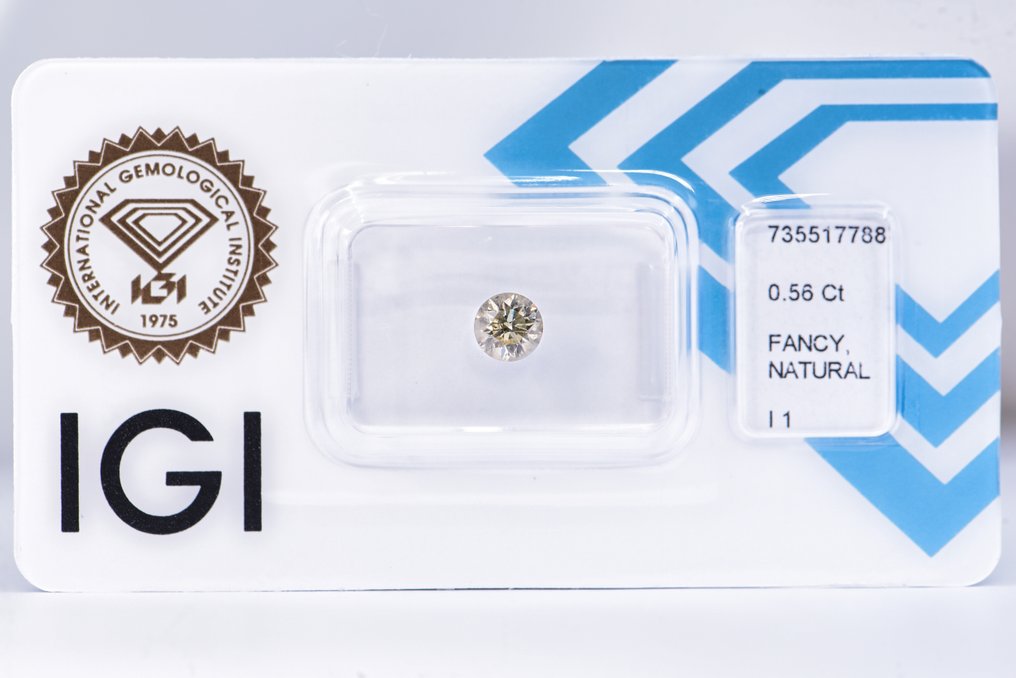 Utan reservationspris - 1 pcs Diamant  (Naturligt färgad)  - 0.56 ct - Rund - Fancy light Grönaktig Gul - I1 - International Gemological Institute (IGI) - VG VG VG #1.0