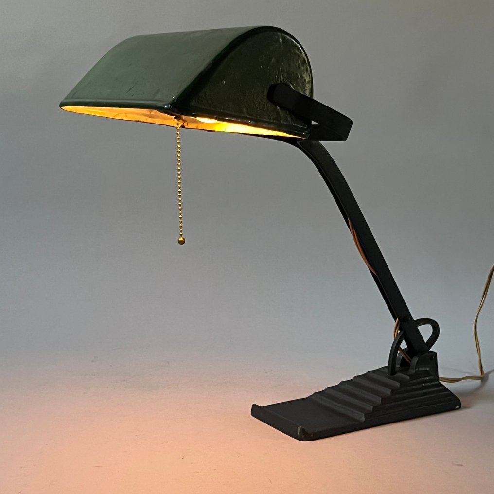 Lámpara de escritorio - Bauhaus - ERPE - Lámpara ajustable, de notario o banquero - modelo 52. - Base de hierro forjado con - Hierro, Esmalte, Latón #1.0
