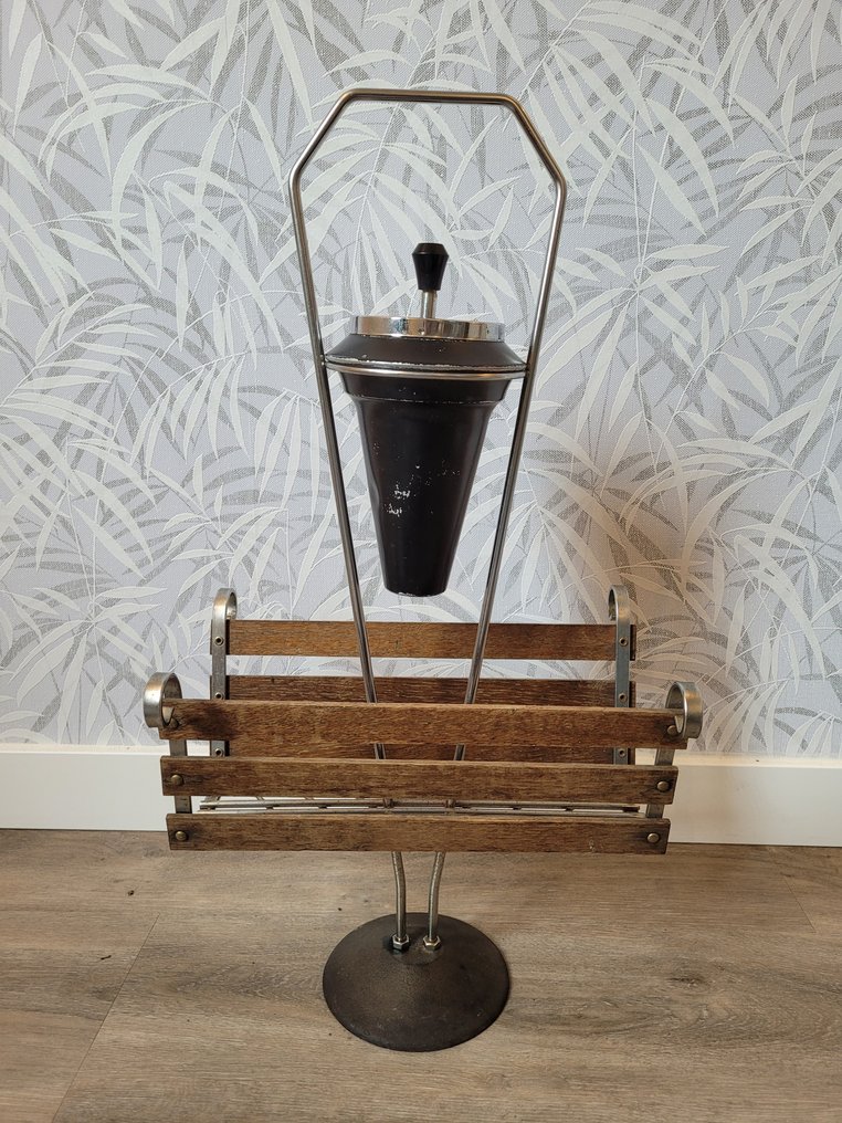 Ράφι περιοδικών - Μέταλλο, Ξύλο - Βάση περιοδικών - βάση για περιοδικά με από πάνω ένα τασάκι. #4.3