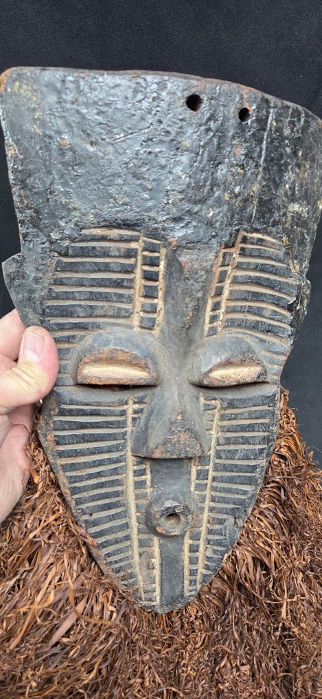 Μάσκα Toma - ύψος 57 εκ. - με κρούστες λιτανείας - αυτή η μάσκα έχει χορέψει. - Δεν περιλαμβάνεται σε αυτήν την πώληση. - Λιβερία #2.1