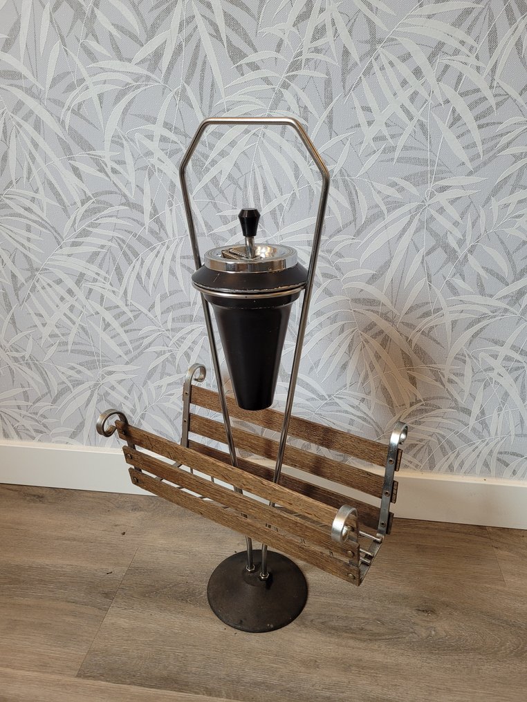 Ράφι περιοδικών - Μέταλλο, Ξύλο - Βάση περιοδικών - βάση για περιοδικά με από πάνω ένα τασάκι. #1.0