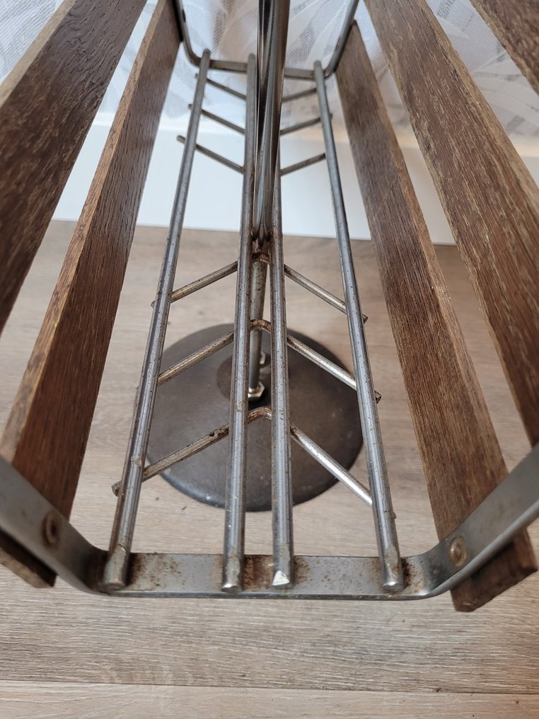 Ράφι περιοδικών - Μέταλλο, Ξύλο - Βάση περιοδικών - βάση για περιοδικά με από πάνω ένα τασάκι. #3.2