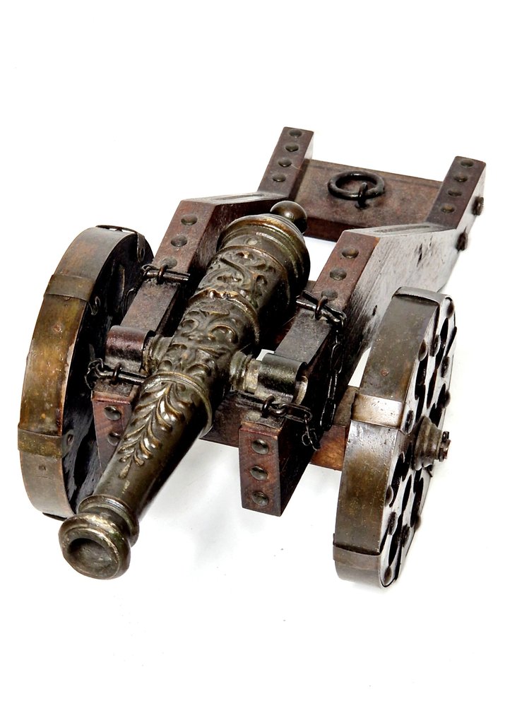 Στρατιωτικό όχημα μοντελισμού - Ισπανικός κανόνας #2.1