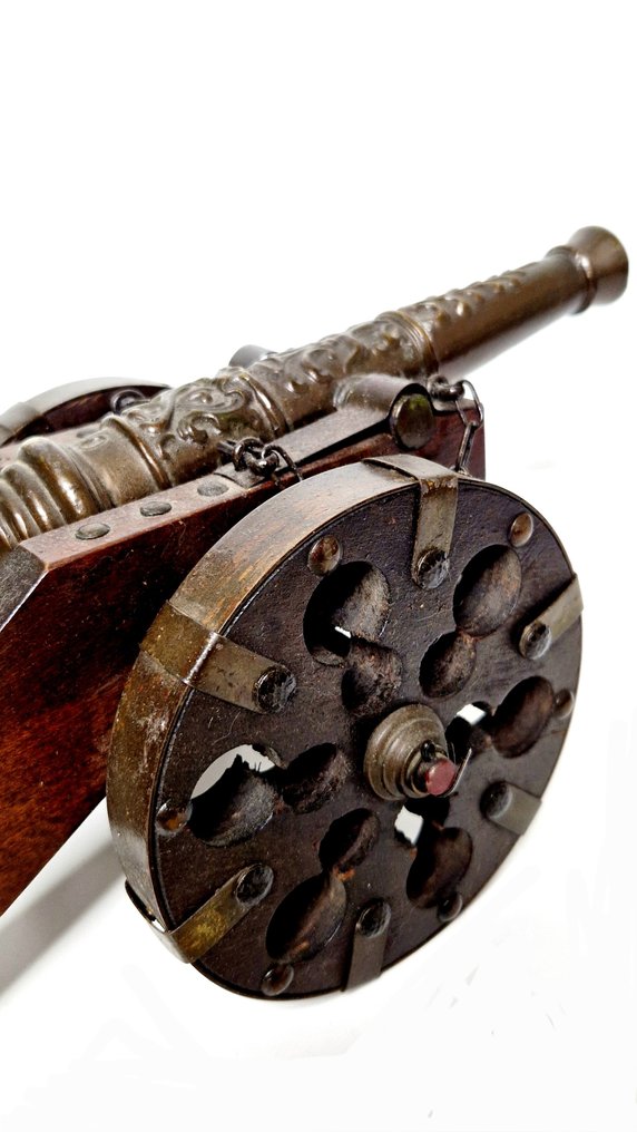 Στρατιωτικό όχημα μοντελισμού - Ισπανικός κανόνας #3.2