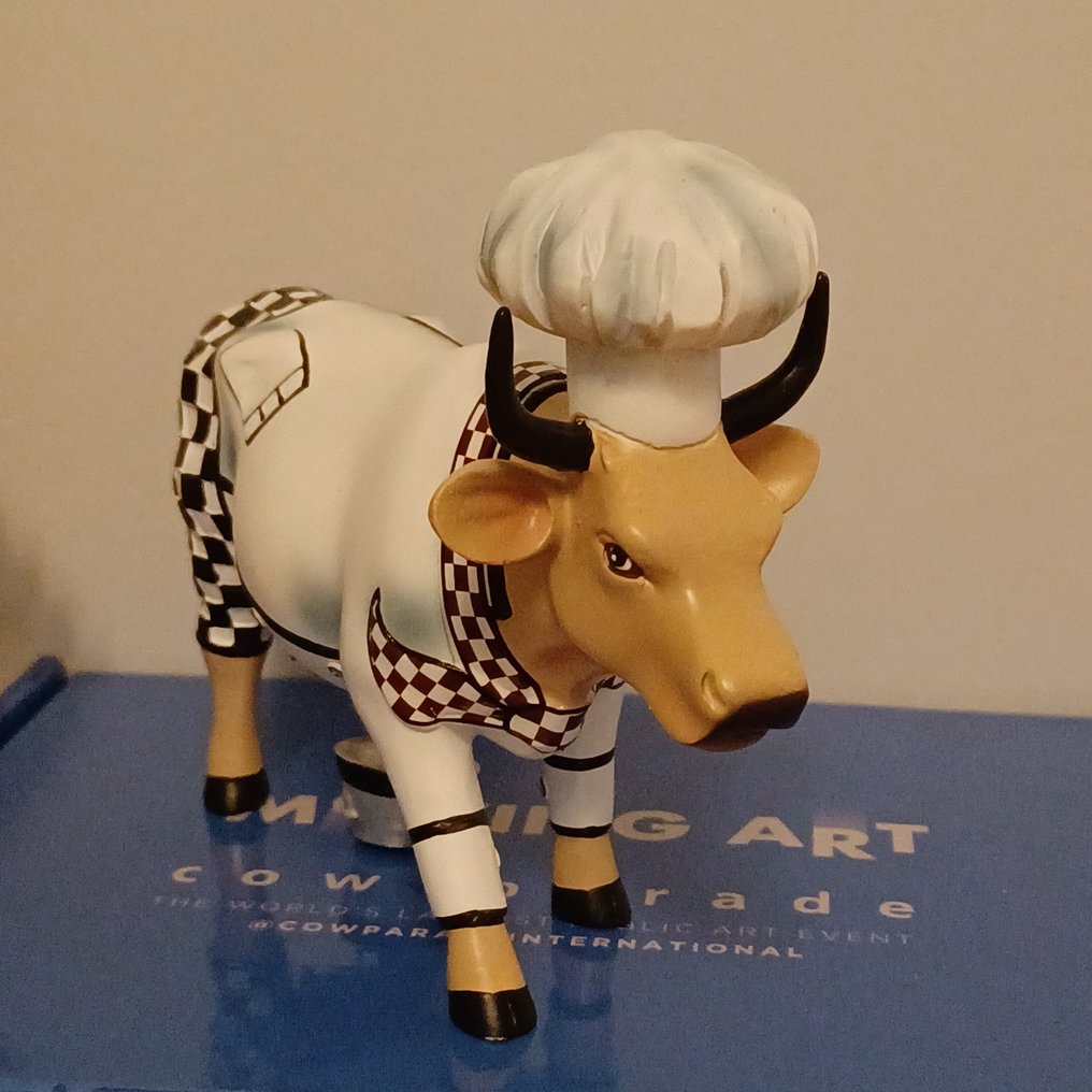 CowParade - Statuetta - Alunos da Universade Estacio de Sa «Chef Cow» - Resina #4.3