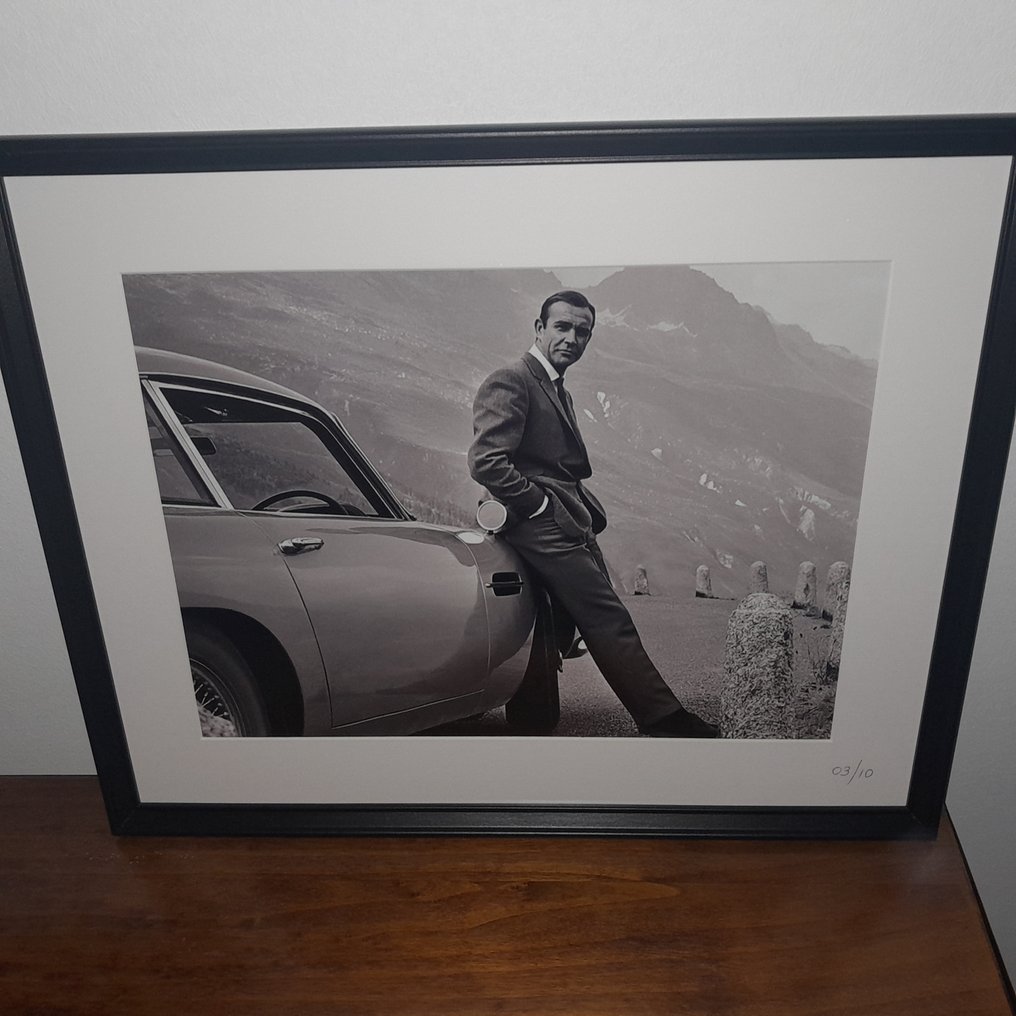 James Bond 007: Goldfinger - Sean Connery with the Iconic Aston Martin DB5 #3.2