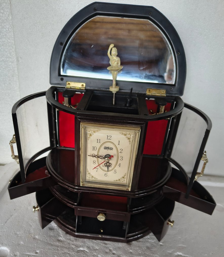 Fémtekercses zenedoboz - Olaszország - 1960-1970 - Carillon kulcsos eszközzel #1.0