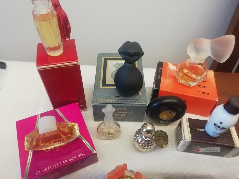 Themed collection - Miniature perfumes - Chanel, Nina Ricci #2.1