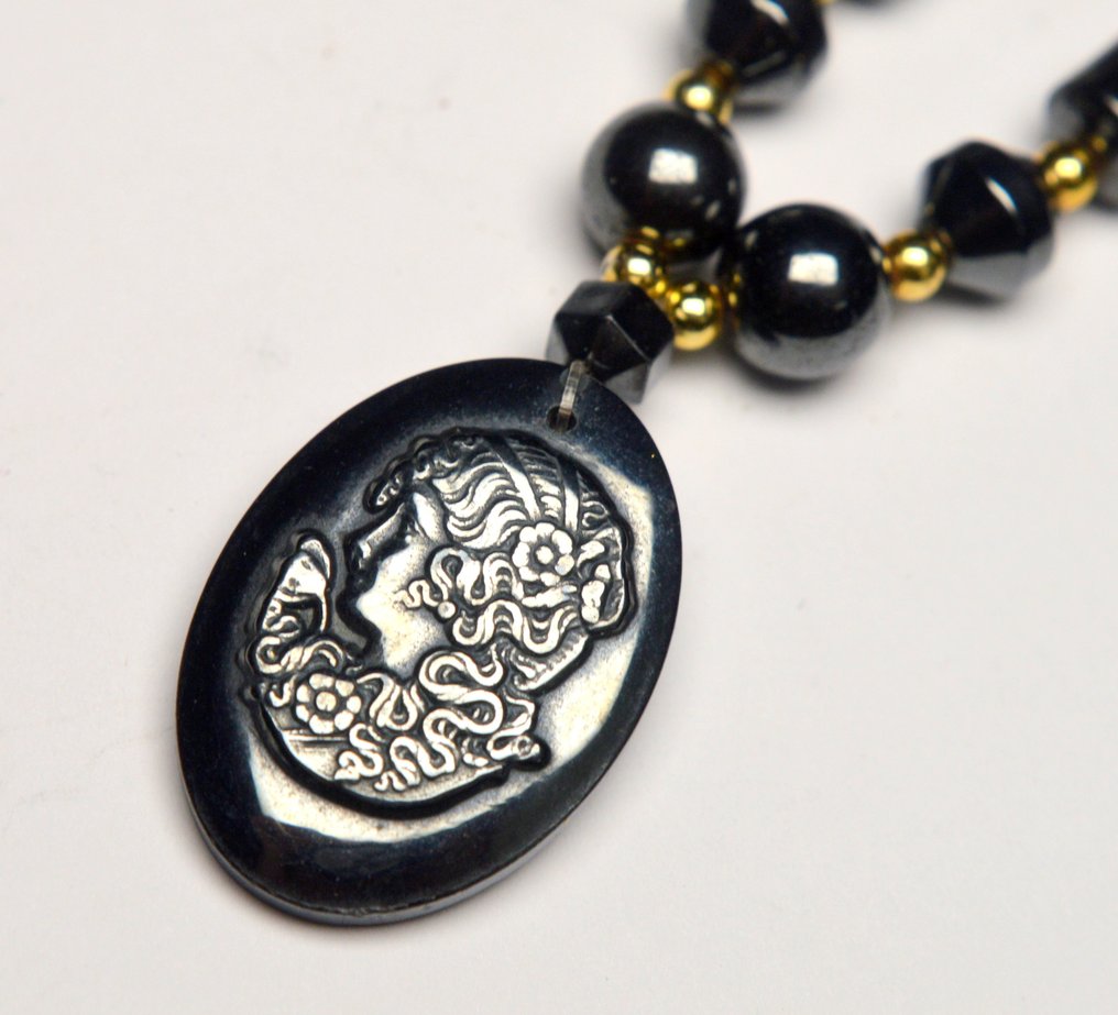 Clack Hematite - λίθος για χαραγμένη καμέο. - Κολιέ #1.0