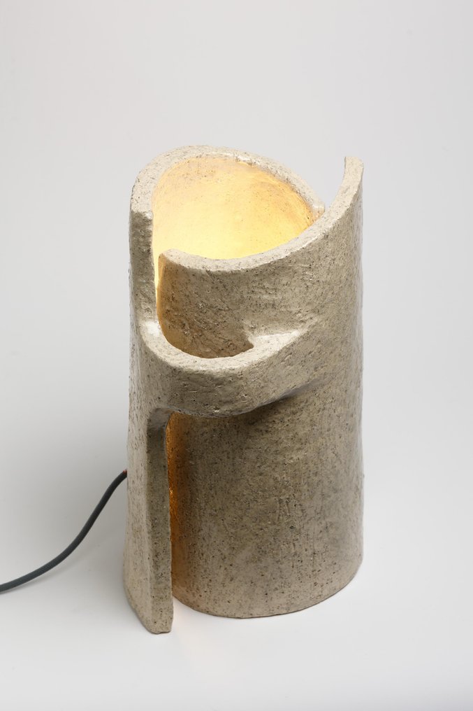 Kseniya Kravtsova - Kravtsova Kseniya - Table lamp - HUG - Stoneware - unique piece #3.2
