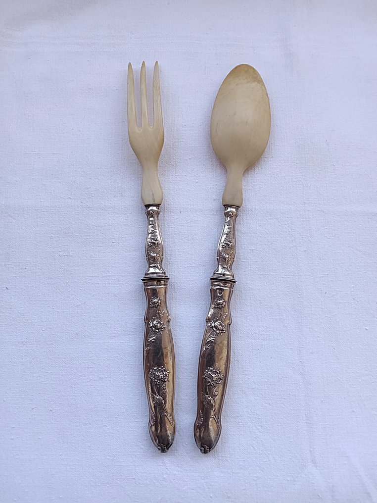 Salad servers (2) - .950 silver, Head of Minerva - 1890-1910 - Prata 1st Title. Art Nouveau #2.1