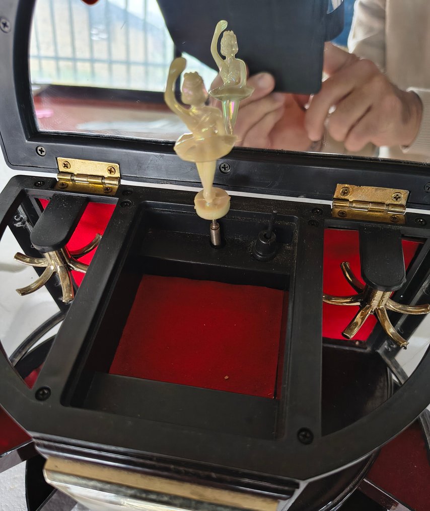 Fémtekercses zenedoboz - Olaszország - 1960-1970 - Carillon kulcsos eszközzel #2.1