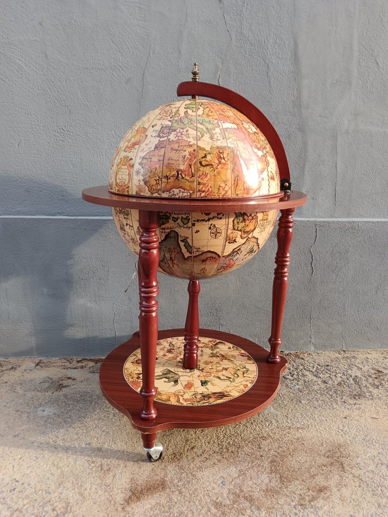 Μπαρ - Ξύλο, μακαρόνια - Ντουλάπι-μπάρα με χάρτη του κόσμου, ντουλάπι για λικέρ #3.2