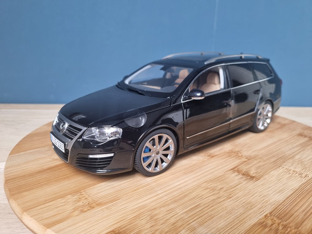 NZG 1:18 - Modellbil - Volkswagen Passat R36 - Høy kvalitet #1.0