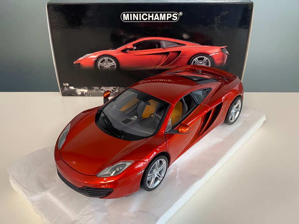 Minichamps 1:18 - Machetă mașină - McLaren MP4-12C 2011 - Superb colecționar în ediție limitată și epuizată. 1 din 2500 de exemplare în lume! #1.0
