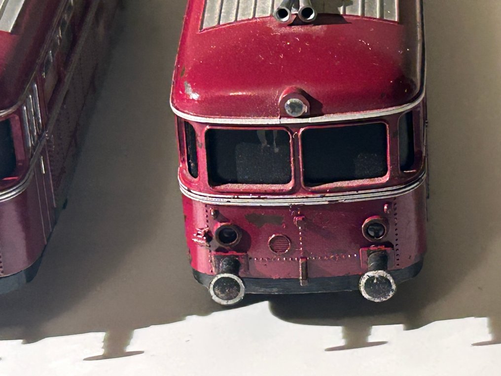 Trix International H0 - Model train railcar (2) - Pair of red DB railcars - DB #2.1