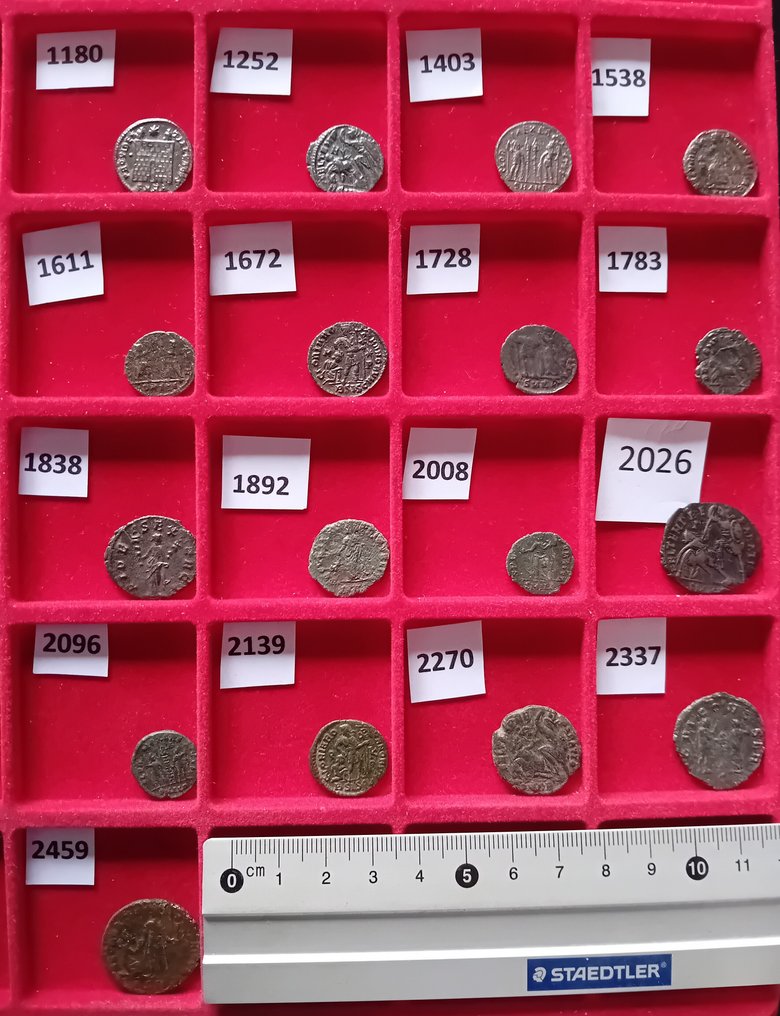 Ρωμαϊκή Αυτοκρατορία Lot of 17 late Roman Æ coins (#1180) 3rd-4th century AD (χωρίς τιμή ασφαλείας) #1.0