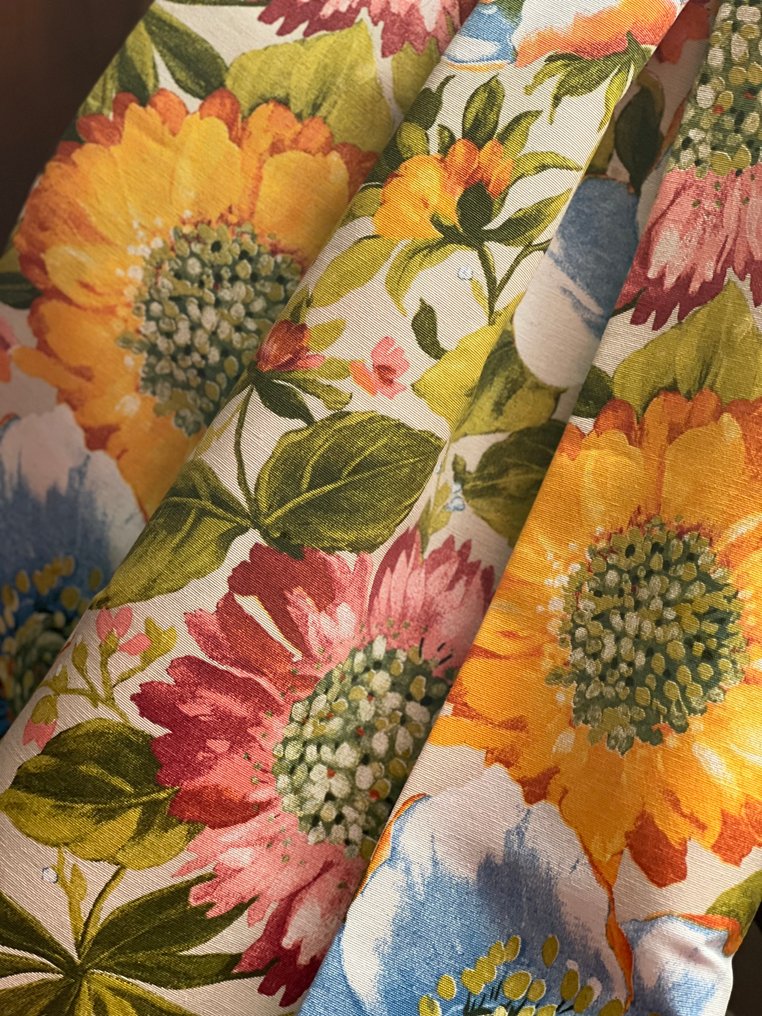 Exclusive wide-width fabric with large floral print. Limited edition. - Textile - 300 cm - 280 cm #1.0