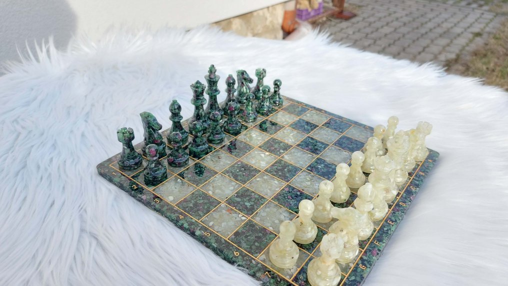 国际象棋套装 - 红宝石紫翠(坦桑尼亚)、翡翠(缅甸)、树脂 #1.0