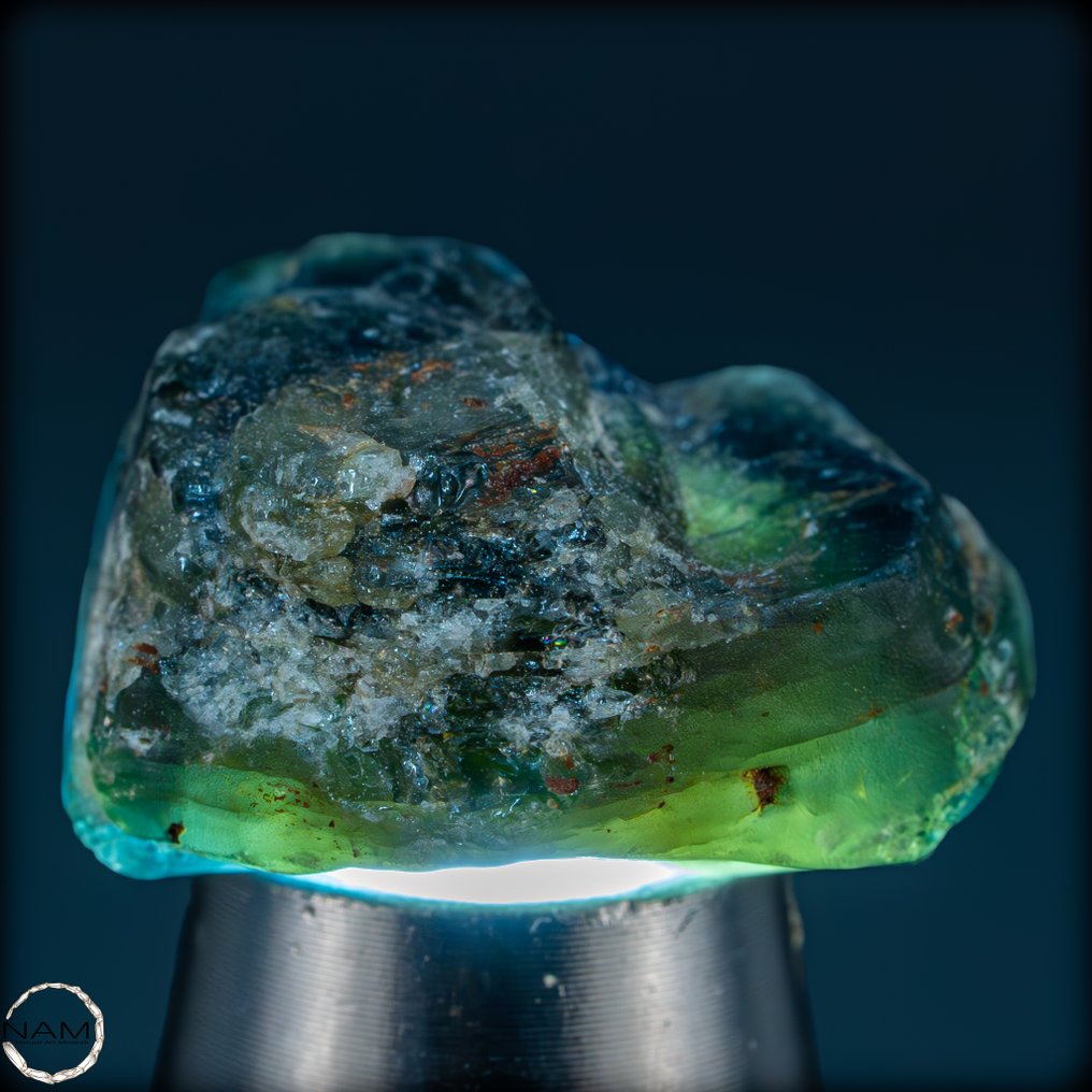 Όμορφο, πολύ σκούρο μπλε κρύσταλλο ζαφείρι. Ανεπεξέργαστο / Μη θερμασμένο 28,45 καράτια, από την Κένυα.- 5.69 g #3.2