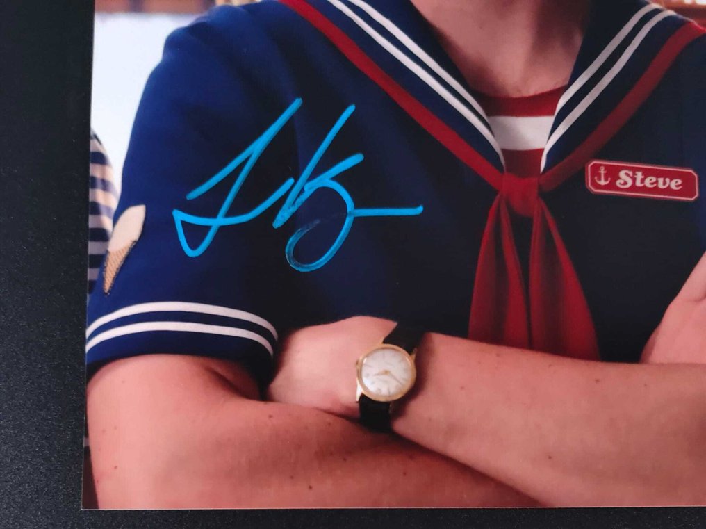 怪奇物語 - Joe Keery "Steve" - Signed 8x10 Photo - Beckett COA - No Reserve #3.2