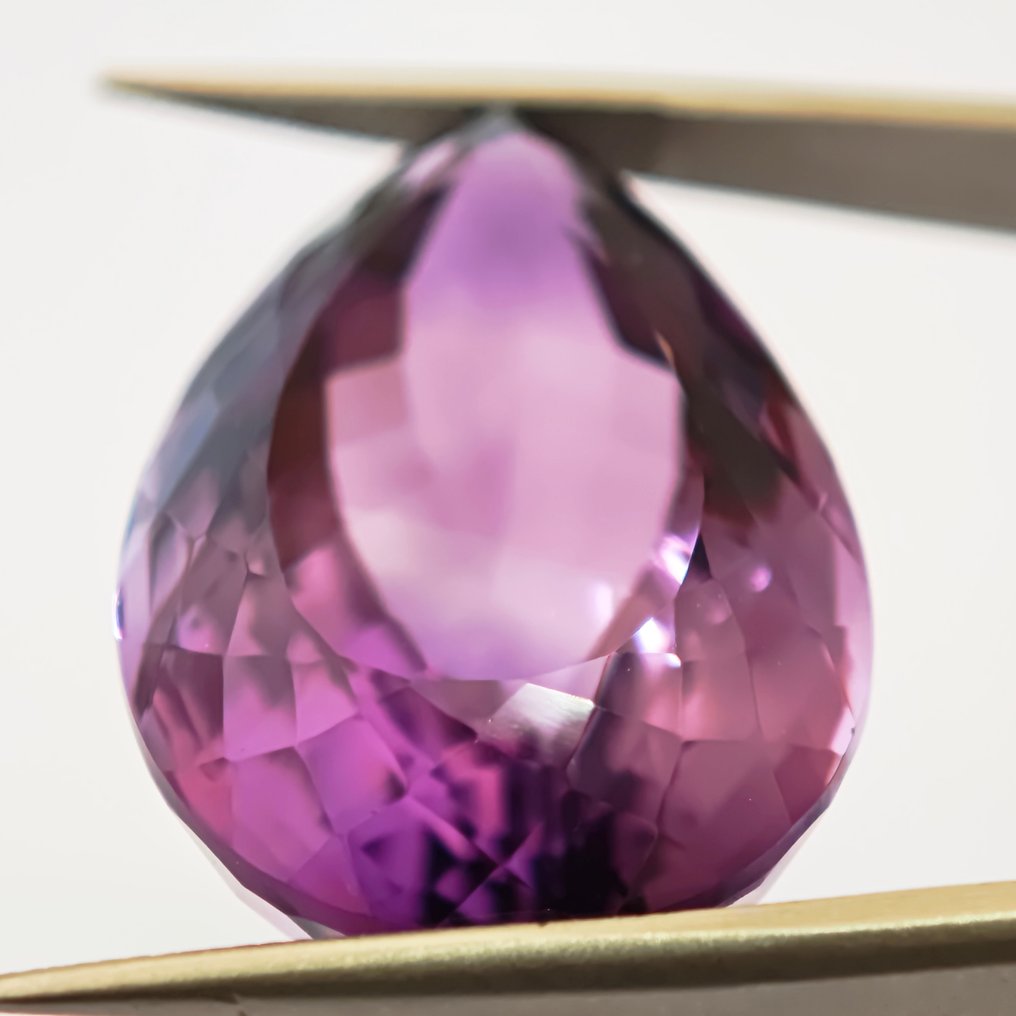 Ingen mindstepris Ametyst  - 45.62 ct - Antwerp Laboratory for Gemstone Testing (ALGT) - Intens / Livlig lilla #2.1