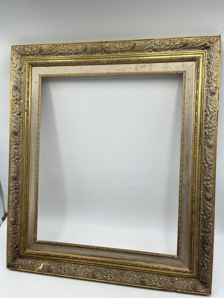 Frame  - Wood - Large golden frame #2.1