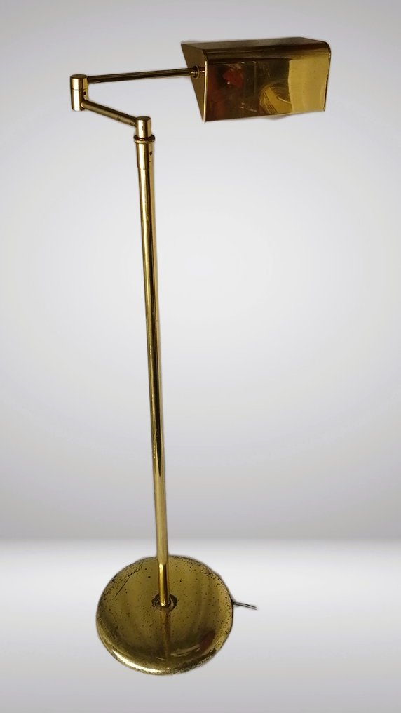 Candeeiro de pé com braço oscilante - Latão #3.2