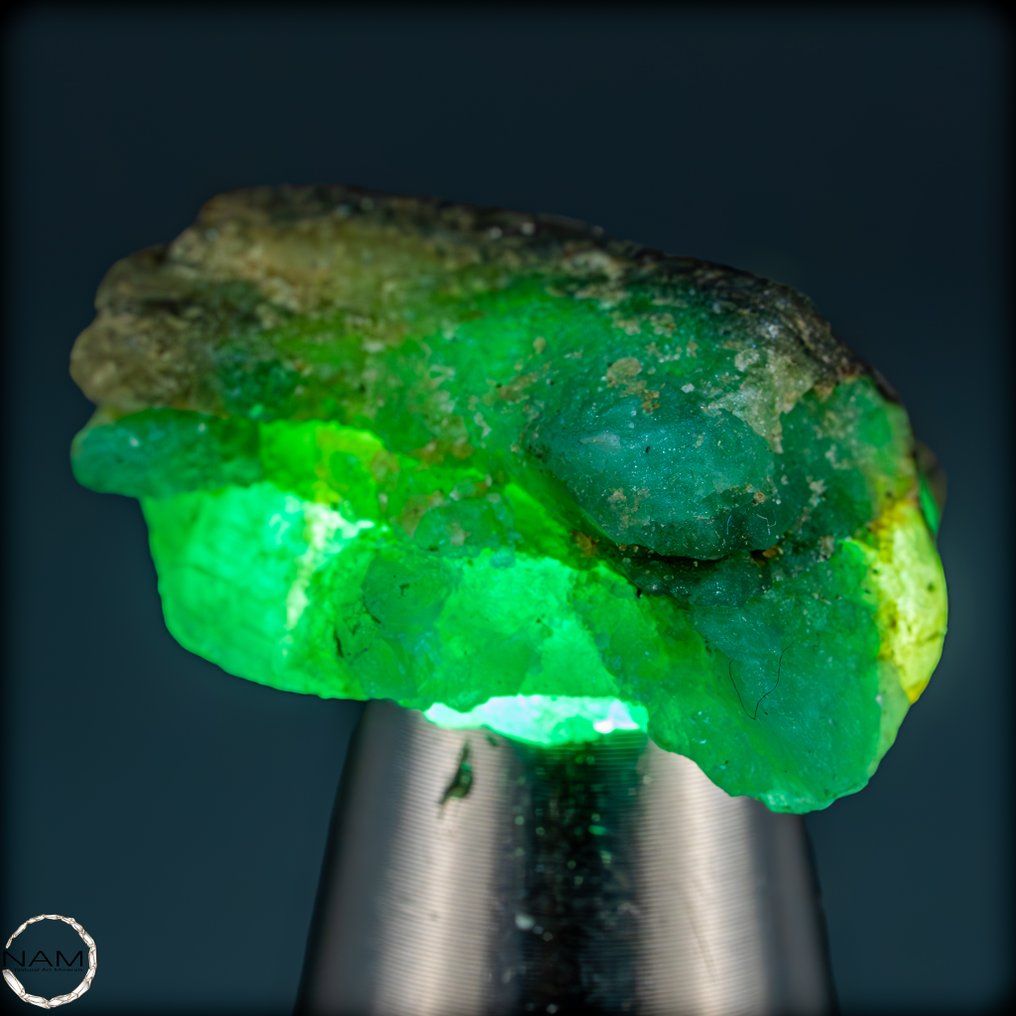 Suuri arvokas 'Gemmy' smaragd Kristalli, käsittelemätön 39,95 ct- 7.99 g #1.0