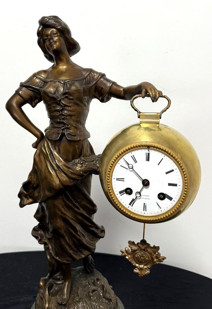 Désiré Grisard (b. 1872) Groot Art Nouveau sculpture with clock -   Marble base + zinc alloy with bronze-colored/multicolored patina. - Circa 1900 - No reserve price #3.2