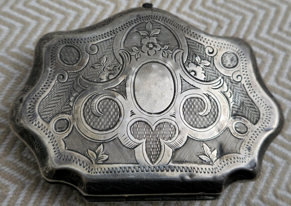 Box - Antique silver box engraved with burin – Europe, mid-19th century – landscape motifs and #2.1