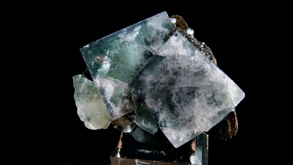 萤石在菱铁矿上 威尔德尔，宾恩斯，英格兰，英国 - 高度: 6.8 cm - 闊度: 5 cm- 165 g #3.2