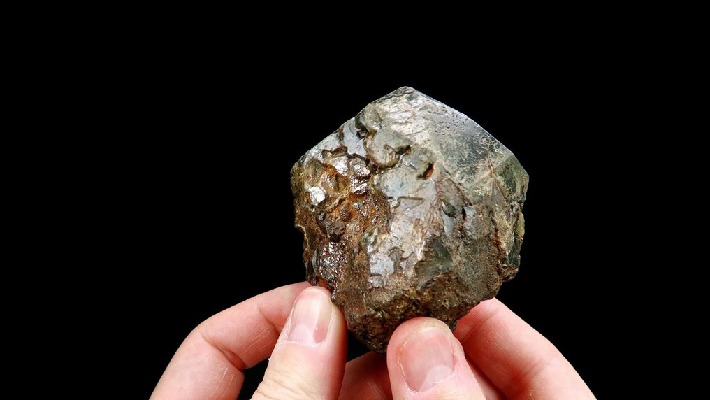 尖晶石 - 贝特罗卡，马达加斯加 - 高度: 7.2 cm - 宽度: 7.2 cm- 586 g #4.3