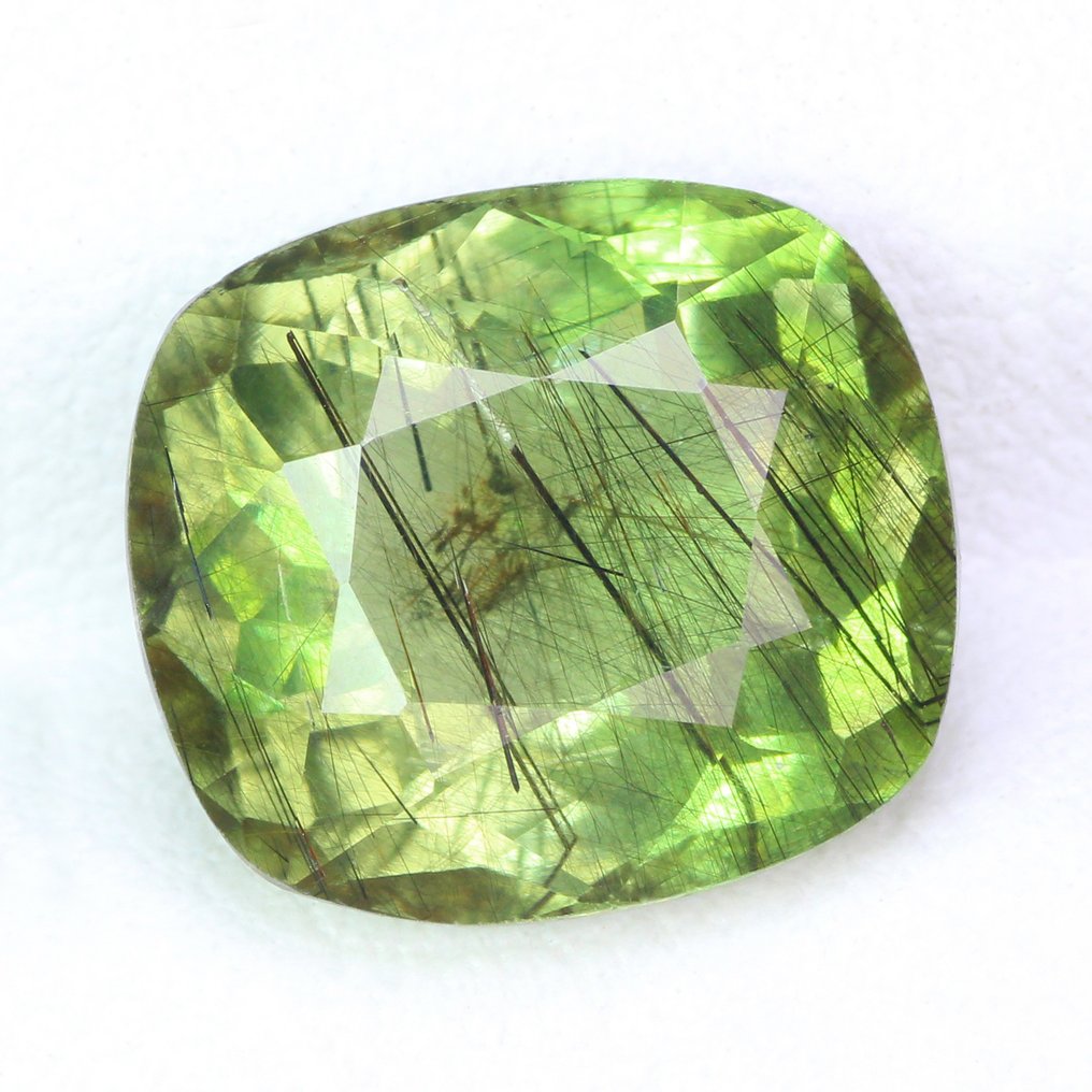 没有保留价 - 1 pcs 绿色, 黄色 橄榄石 - 4.87 ct - 国际有色宝石协会(ICA GemLab) - 稀有金红石!顶级光泽 #2.1