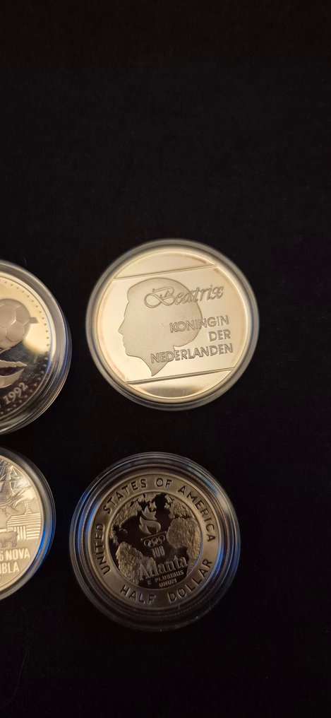 Νεπάλ, Ολλανδία, Ηνωμένες Πολιτείες, Αρούμπα. Lot 4 coins (χωρίς τιμή ασφαλείας) #3.2