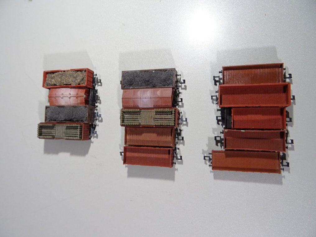 Diverse N - Junasarja (14) - 14 tavaravaunua - DB #4.3