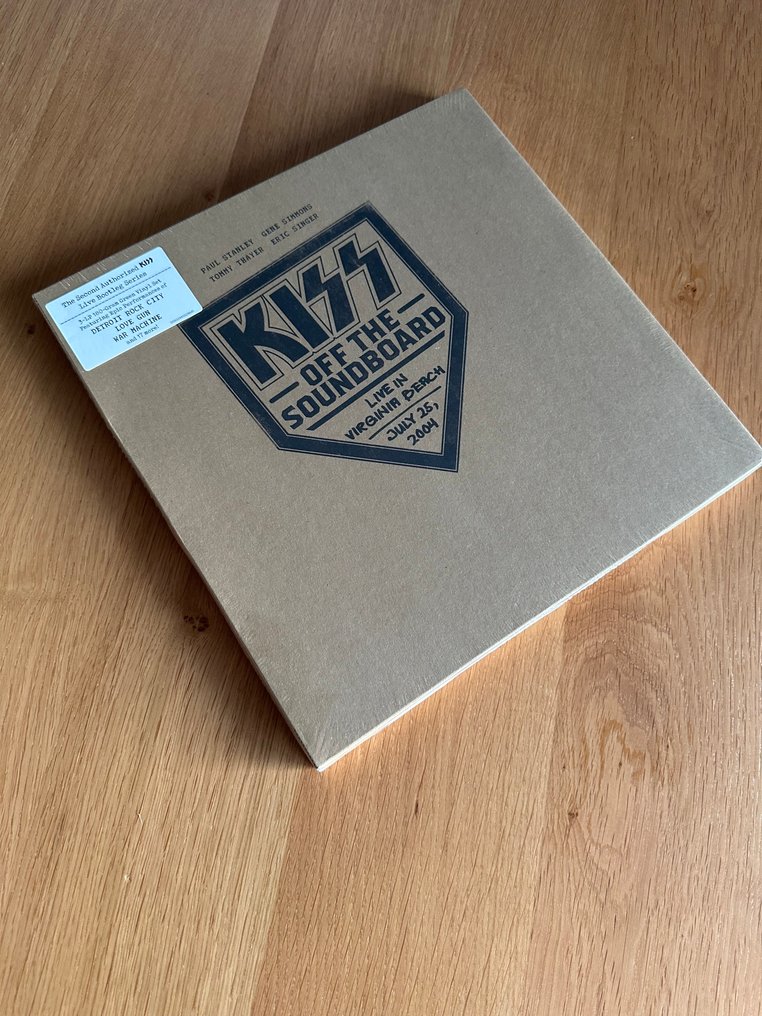 KISS - Off The Soundboard: Live in Virginia Beach July 25, 2004 - 3 x LP-album (trippelalbum) - Färgad vinyl, 180 gram - 2004 #1.0