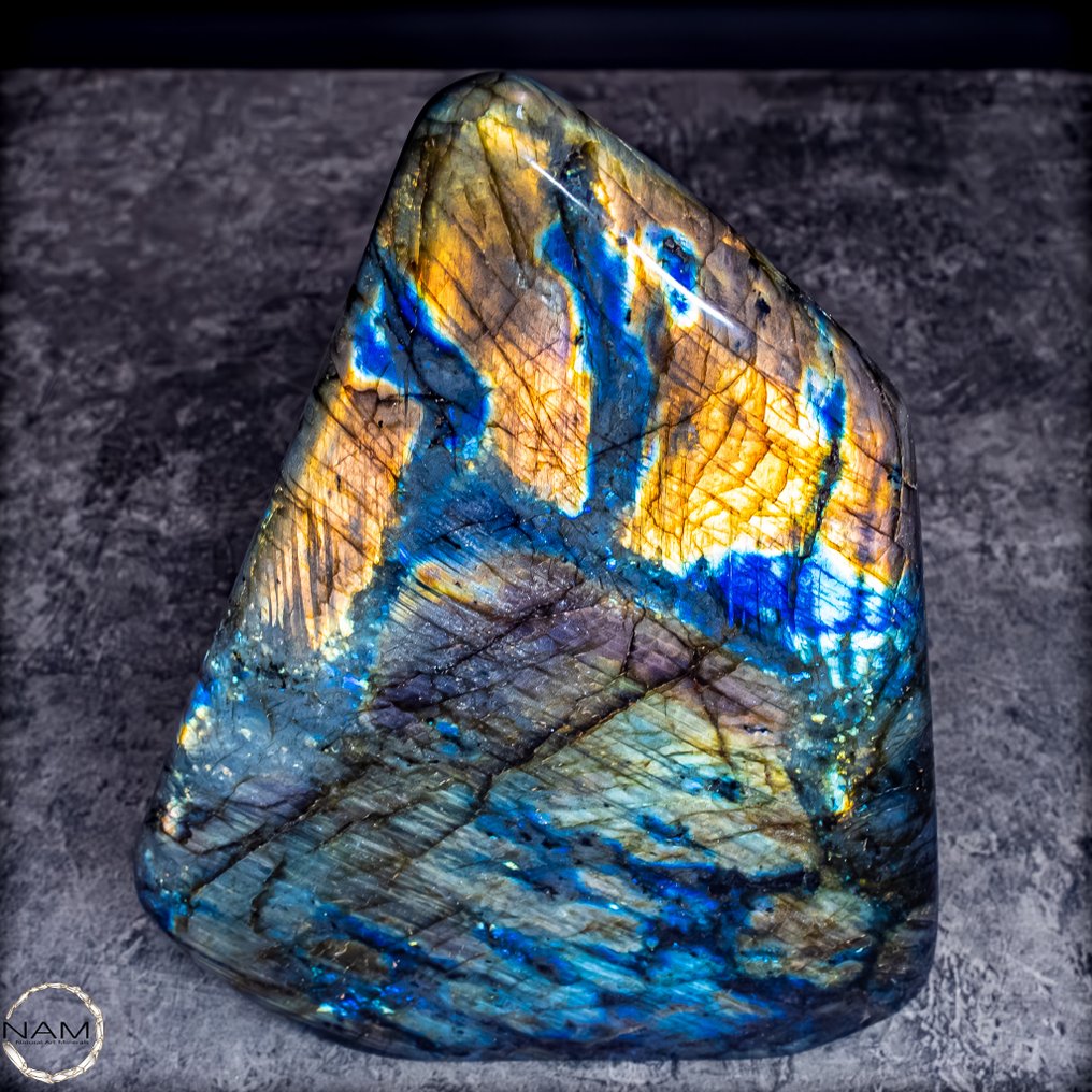Natural First Quality Labradorite Polished- 2005.46 g #1.0