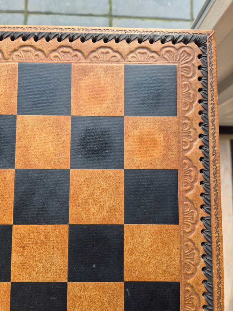 Shakkipöytä - HDPE, Leer, Smeedijzer #2.1