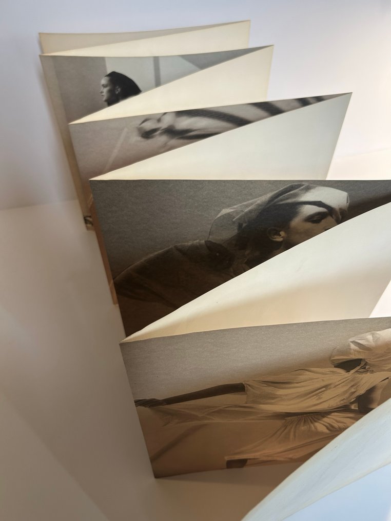 Arthur Elgort - Catalogue Comme des garçons tricot N°7 du 15 décembre 1983 - 1983 #3.2