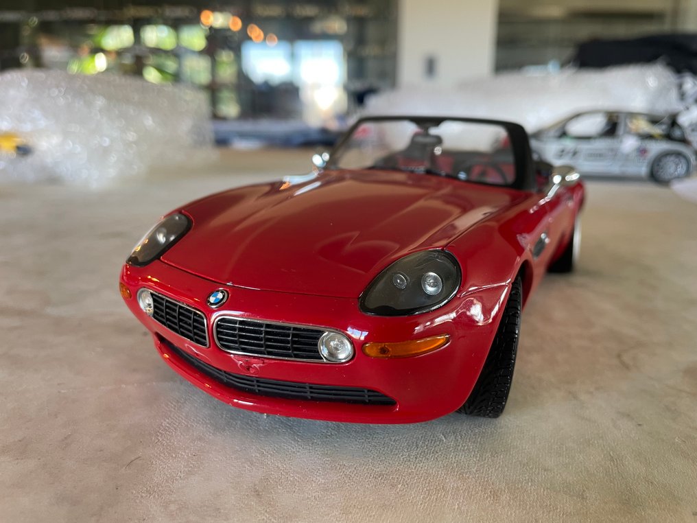 1:18 - Model car - BMW Z8 #2.1